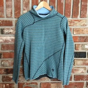 Mountain Hardware Long Sleeve Pullover